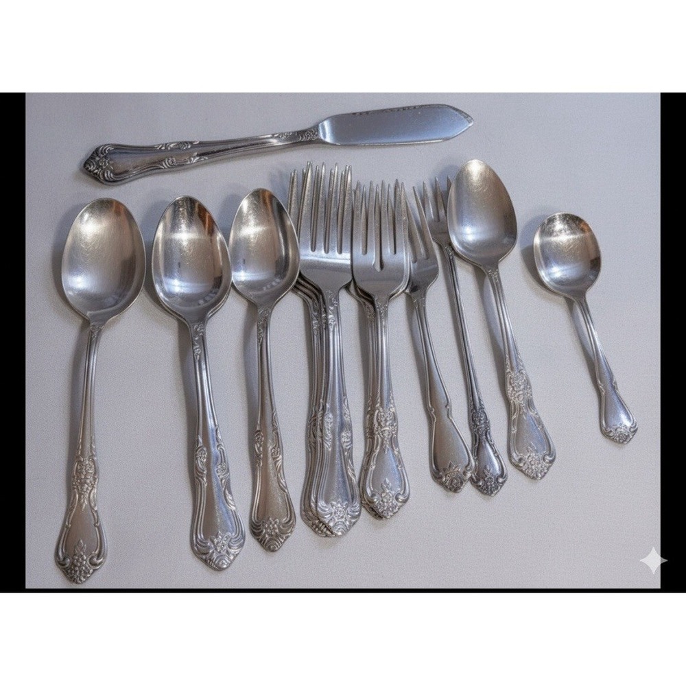Oneida Distinction Deluxe Stainless Flatware Thor Pattern 10 Piece Set Ornate